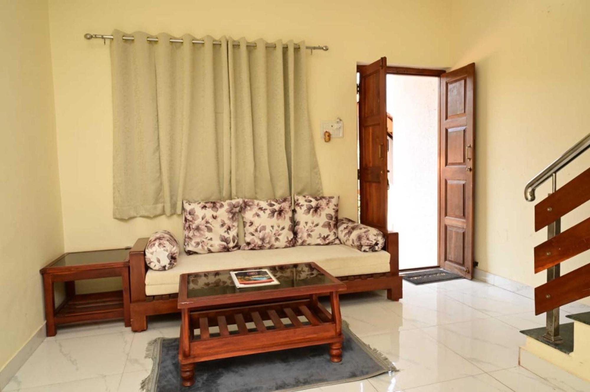 Hotel Wada Chirebandi à Gimvi Extérieur photo