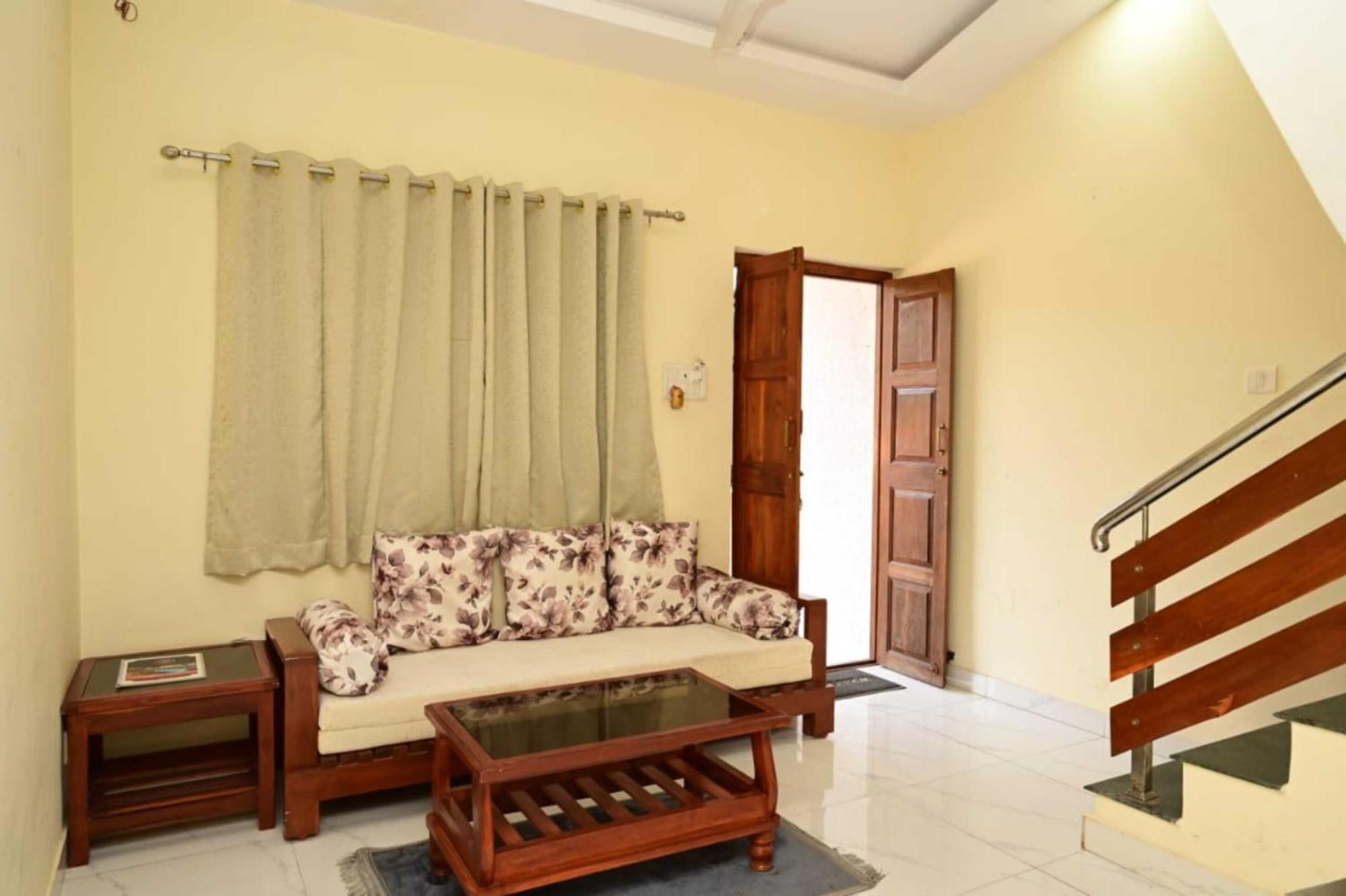 Hotel Wada Chirebandi à Gimvi Extérieur photo