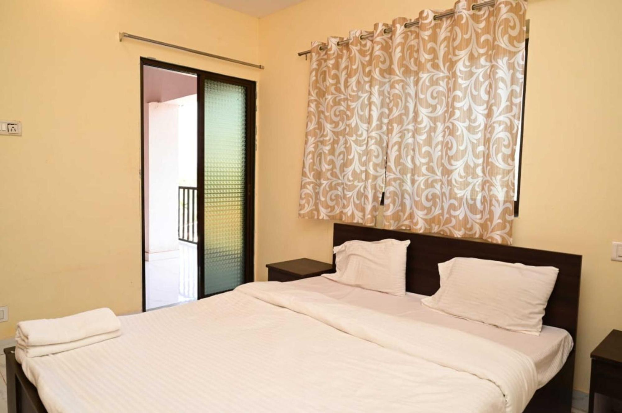 Hotel Wada Chirebandi à Gimvi Extérieur photo